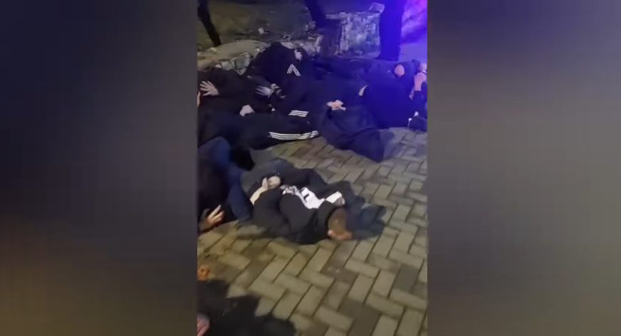 POLICIJA SPRIJEČILA NOVI SUKOB NAVIJAČA Presretnuti članovi Red Armija