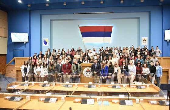 DAN OTVORENIH VRATA U NARODNOJ SKUPŠTINI SRPSKE Najveća posjeta studenata Pravnog fakulteta do sada