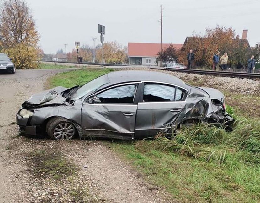 AUTOMOBIL SMRSKAN, ŽENA NA DIJAGNOSTICI: Detalji nesreće na pruzi kod Prnjavora