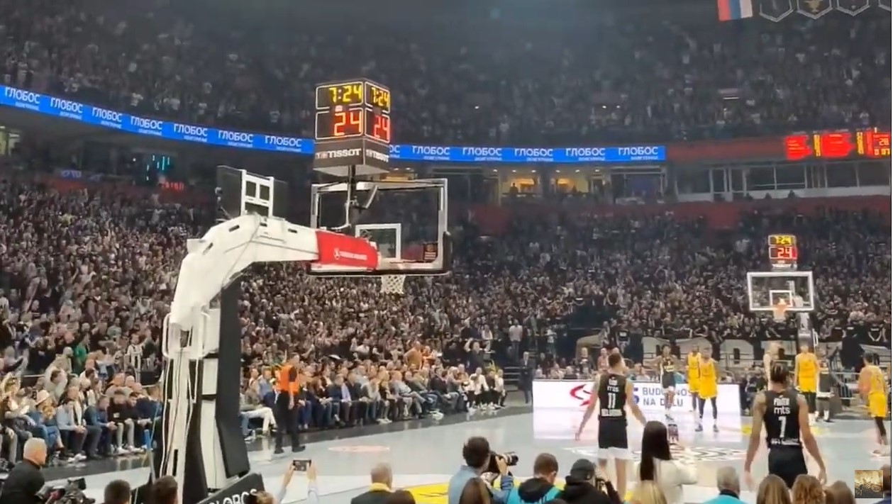 Partizan srušio Makabi u prepunoj Beogradskoj areni