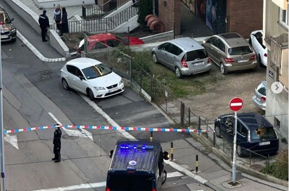 OPŠTI HAOS U BEOGRADU Pucao u vozača na semaforu! Očevici tvrde da su ga odvela 4 muškarca koji su istrčali iz obližnjeg kafića (FOTO)
