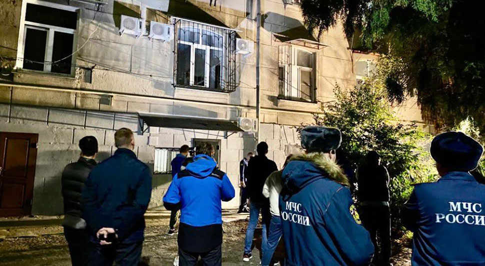 URUŠIO SE BALKON ZGRADE Prilikom incidenta poginule dvije osobe (FOTO)