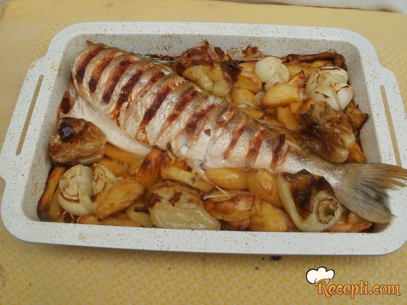 NAJTRAŽENIJI RECEPT ZA PEČENOG SMUĐA Topi se u ustima, svi ukućani će biti oduševljeni