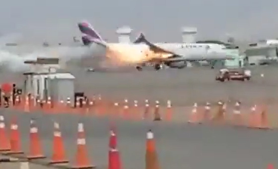 U sudaru aviona i vatrogasnog kamiona dvoje poginulih (VIDEO)