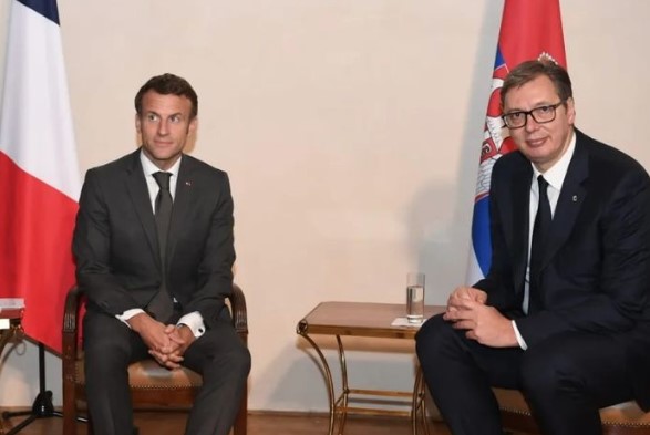 VUČIĆ U FRANCUSKOJ SA MAKRONOM Predsjednik Srbije na petom Pariskom forumu o miru