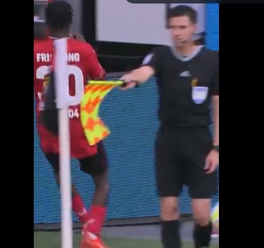 "KOŠTA NULA CENTI DA BUDEŠ DOBAR ČOVJEK" Fudbaler Bajera slučajno pogriješio, pa se brzo iskupio dječaku (VIDEO)