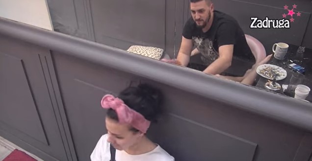 MAJA DVA, MAJA DVA! Anita se postavila u ulogu Marinkovićeve, objasnila Zoli da se ona pita za sve, pa je Čolić odmah vratio na mesto! (VIDEO)