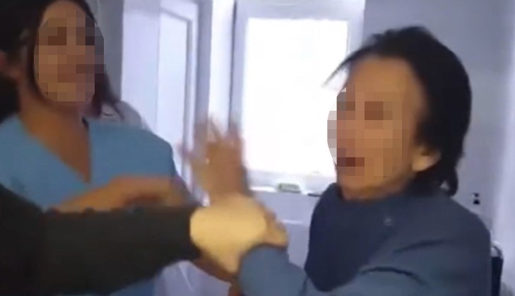 EPILOG HORORA U STARAČKOM DOMU Medicinske sestre koje su tukle staricu puštene na slobodu