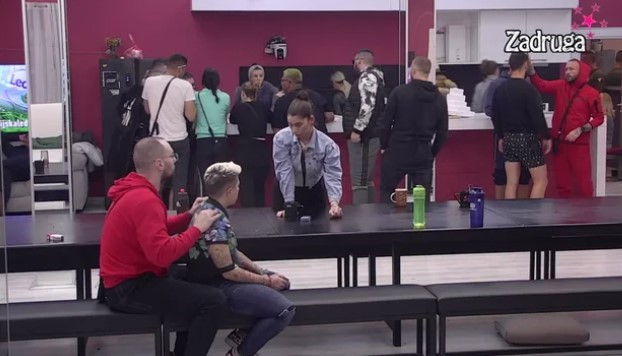 GDJE IMA DIMA, IMA I VATRE! Matora sigurna da Aleks i Milica nešto kriju, Veselinovićeva joj odbrusila