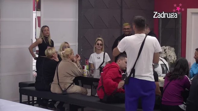 ORI SE BIJELA KUĆA! Adam Đogani i Miljana Popović se sukobili pred svima, umiješali se zadrugari (VIDEO)