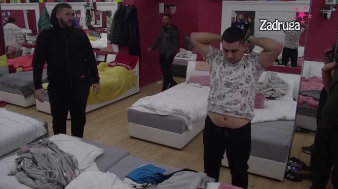 RASKID NA POMOLU! Zola vidio da je Anita sjela preko puta Marka, odmah izljubomorisao! (VIDEO)