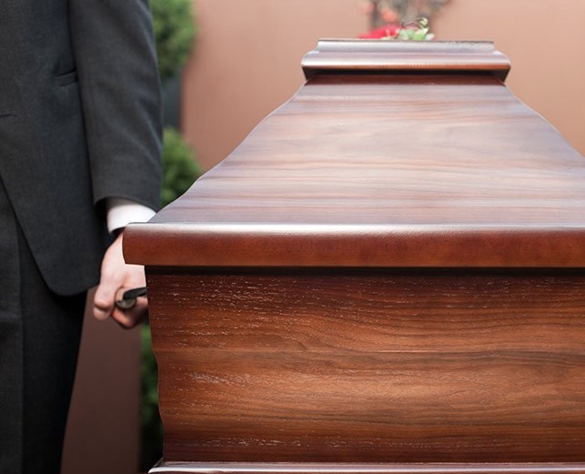 "BIO JE ČOVJEK NEOBUZDAN I VESEO" Sahranjen Čačanin (60) koji je preminuo usred se*sa, prijatelji i komšije imaju samo riječi hvale za njega