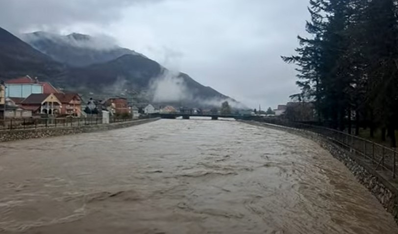 APOKALIPTIČNE SCENE U CRNOJ GORI Desetine porodica napustile kuće zbog poplava