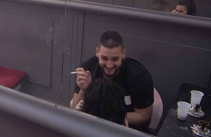 ZOLA OVO REDOVNO RADI DJEVOJKAMA Anita bijesna kao ris što je završio u nju, on pjeva! (VIDEO)