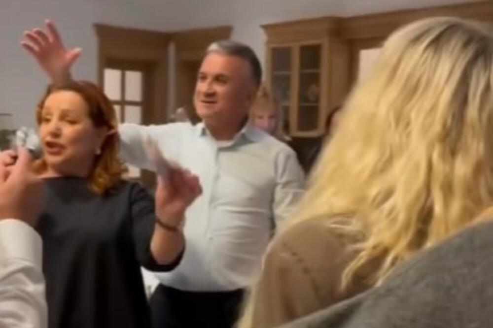 ANA BEKUTA NAPRAVILA HAOS KOD ĐOKOVIĆA NA SLAVI Domaćin Srđan zapjevao najveće hitove s njom, slavlje za sve pare (VIDEO)