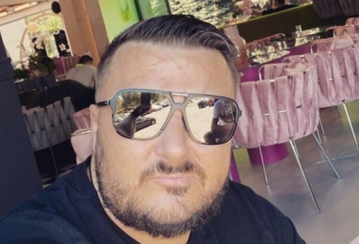 TRAGEDIJA U PORODICI ZVEZDE GRANDA Pjevačev oproštaj od rođenog brata slama srca