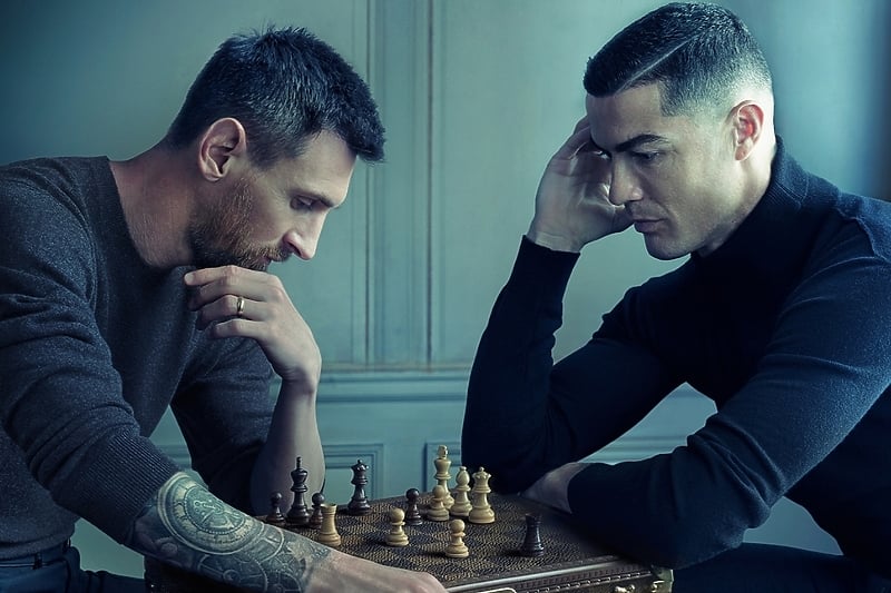 ŠAHOVSKE FIGURE KRIJU PRIČU Mnogi nisu primijetili detalj na fotografiji Messija i Ronalda