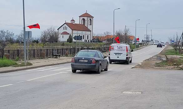 Kancelarija za KiM: U Klokotu albanske zastave, nova provokacija