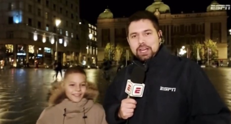 URNEBESNO! Dječak iz Beograda postao HIT na mrežama: Brazilski novinar ga pitao šta misli o utakmici sa Srbijom, a ono što je odgovorio o Nejmaru nasmijalo je svijet (VIDEO)
