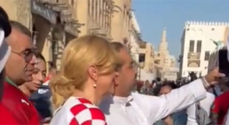 DA LI ĆE I OVE GODINE BITI STRASTVENA? Kolinda stigla u Katar, navijači je okupirali (VIDEO)