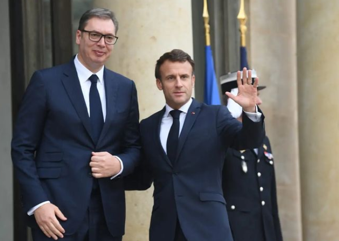 VUČIĆ SE SASTAO U PARIZU SA MAKRONOM "Odličan susret sa predsednikom Francuske i prijateljem Srbije"