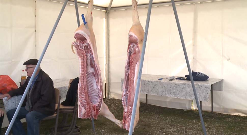 NEĆEMO SE NAJESTI "SUVOVINE" Svinjokolj nikad skuplji, najavljen skok cijena