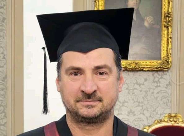 DOSTIGAO VRHUNAC KADA JE OBRAZOVANJE U PITANJU Vladimir Grbić postao doktor nauka (FOTO)