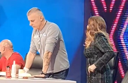 SNIMAK ZAPALIO INTERNET Viki se izula usred snimanja Zvezda Granda i u miniću zaigrala uz Brenin hit (VIDEO)