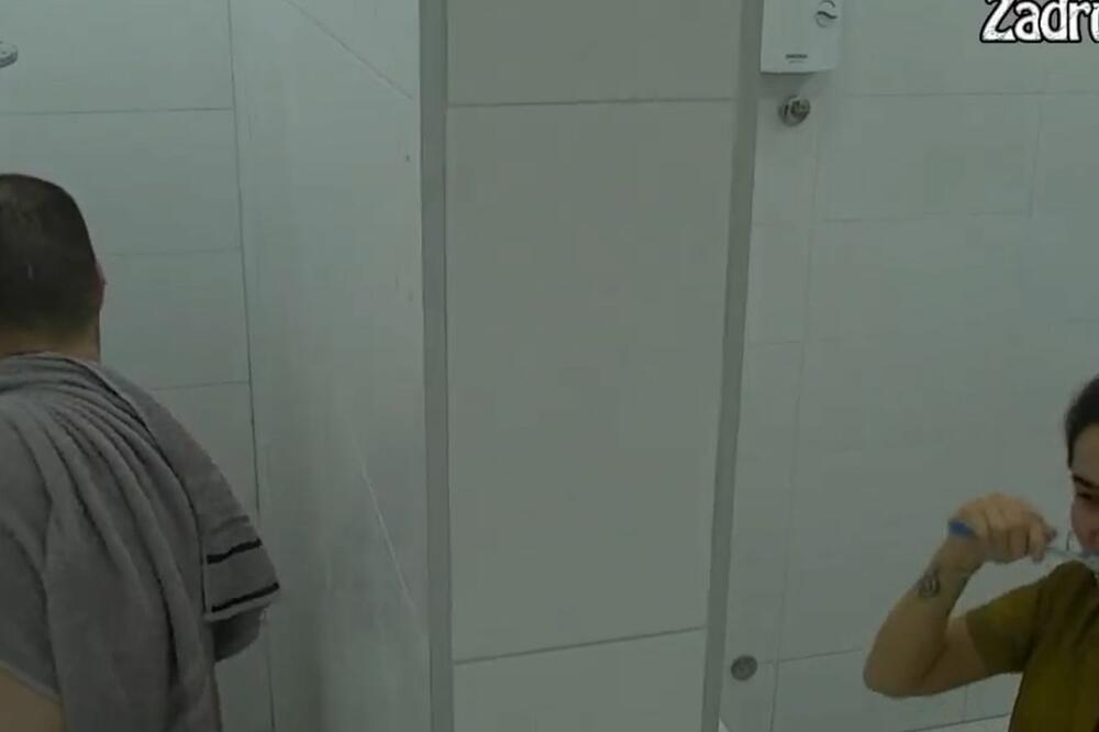 CRNA ALEKS, ŠTA TO RADIŠ? Zvezdan go kao od majke rođen, a ona pored njega (VIDEO)