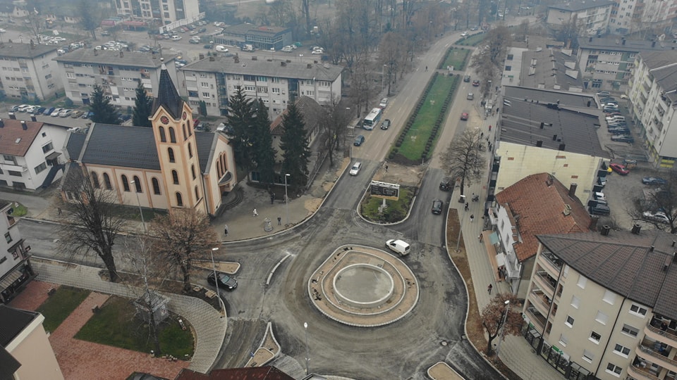 PORODIČNO NASILJE U TESLIĆU Kažnjen sa 1.000 KM jer je udario oca i zamahnuo sjekirom na njega