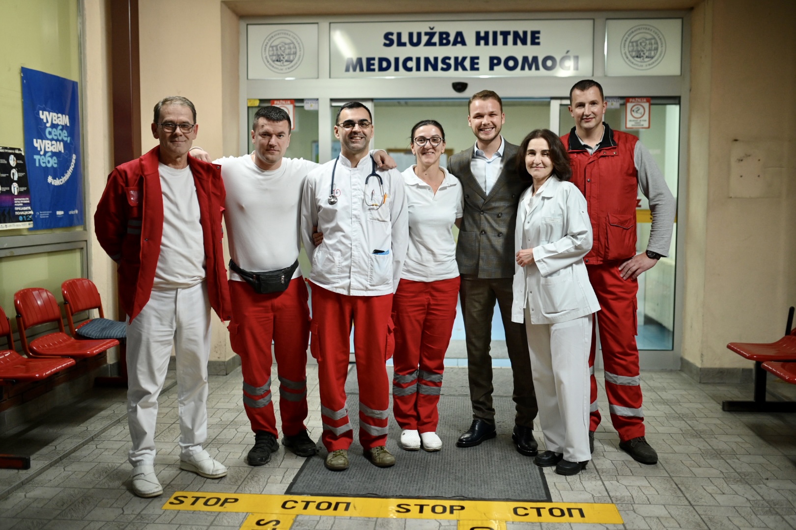 ONI NOĆAS RADE I BRINU O BANJALUČANIMA Stanivuković u novogodišnjoj noći obišao Službu hitne medicinske pomoći i Vatrogasnu brigadu (FOTO)