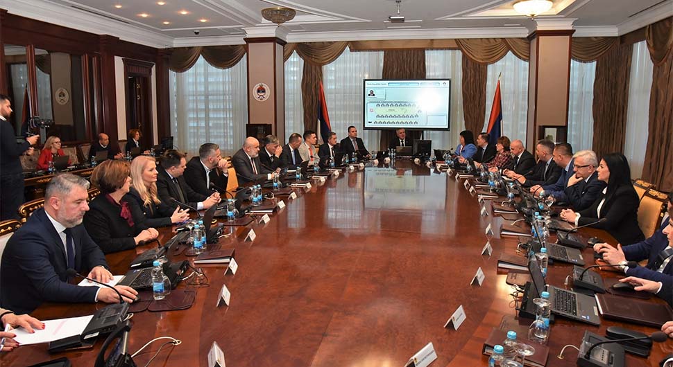 DVIJE MINISTARSKE FOTELJE I DALJE PRAZNE Vlada Srpske čeka na nova imena