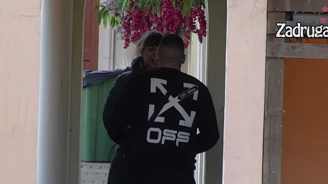 SIJEVAJU VARNICE! Zola odlučio da pokaže svog "Zolandera", Miksi i više nego srećna (VIDEO)