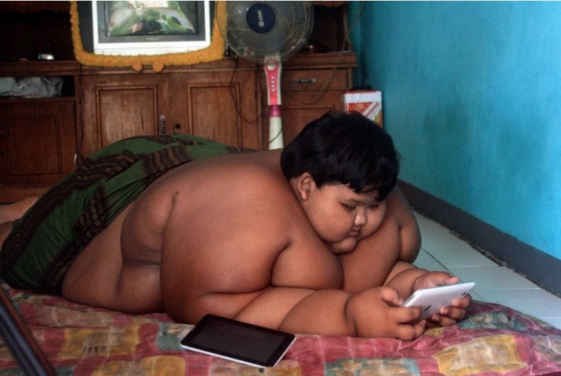 NEKADA JE BIO NAJDEBLJI DJEČAK NA SVIJETU Imao 192 kilograma, ali sad se "istopio"; Izgleda kao drugo dijete (FOTO)