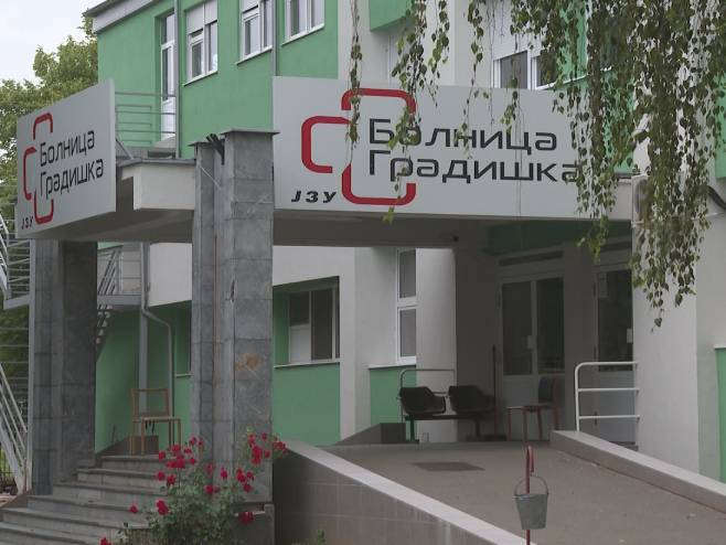 SMIRENE TENZIJE U GRADIŠCI Radnici odustali od štrajka, obećana isplata oktobarske plate