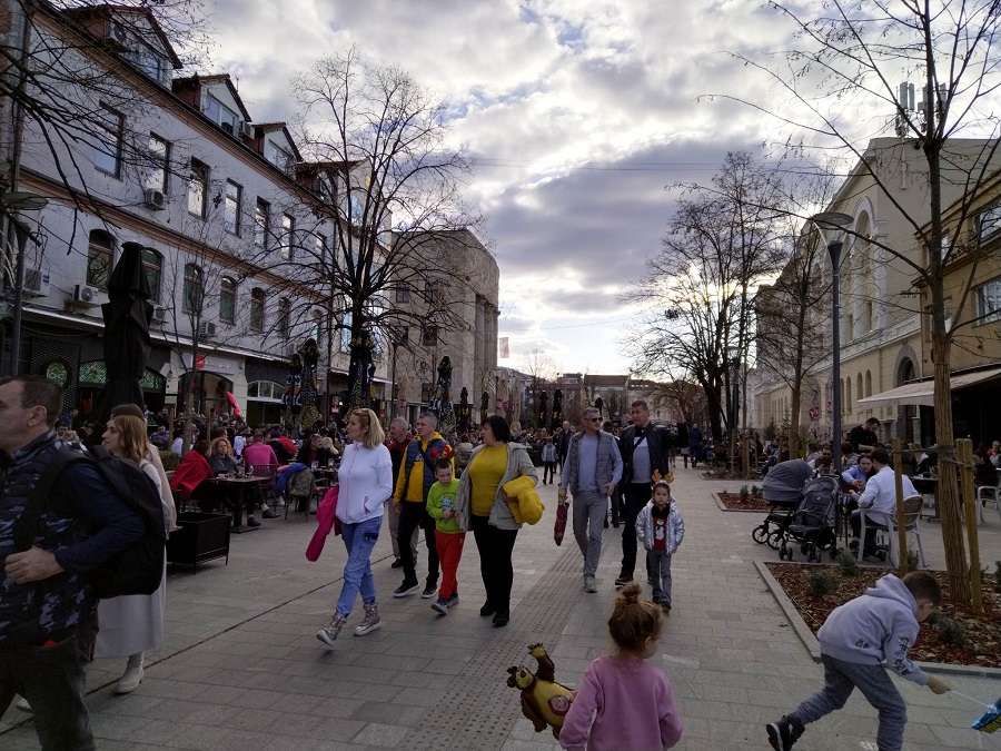 HOĆE LI VLAST OLAKŠATI LJUDIMA DA PREBRODE KRIZU? Građanima Srpske ne bi pomoglo 100 KM, već niže cijene