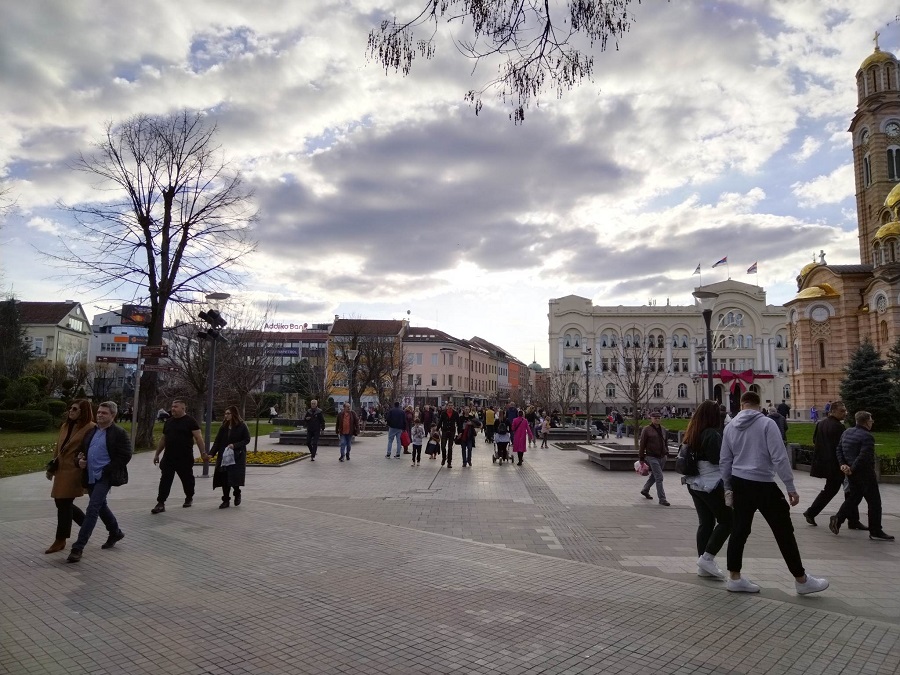 U petak oblačno sa pljuskovima i grmljavinom