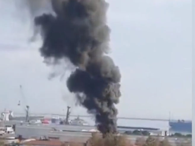EKSPLOZIJA U TURSKOJ LUCI Izbio veliki požar u skladištu nafte (FOTO/VIDEO)