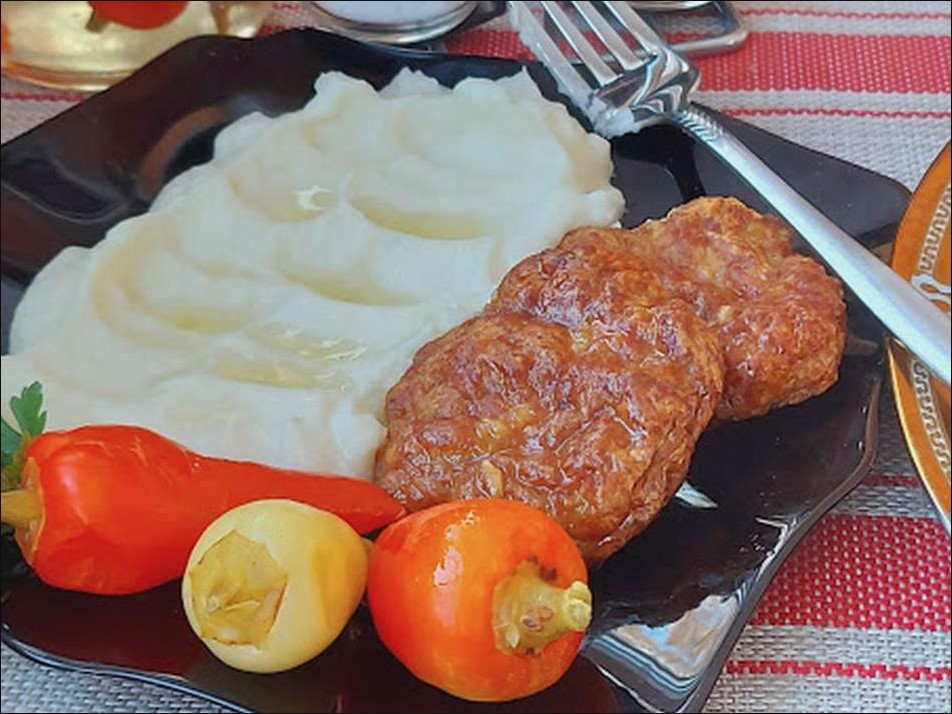 SVI IH VOLE, SAVRŠENE SU ZA RUČAK Tajni sastojak vrhunskih faširanih šnicli (VIDEO)