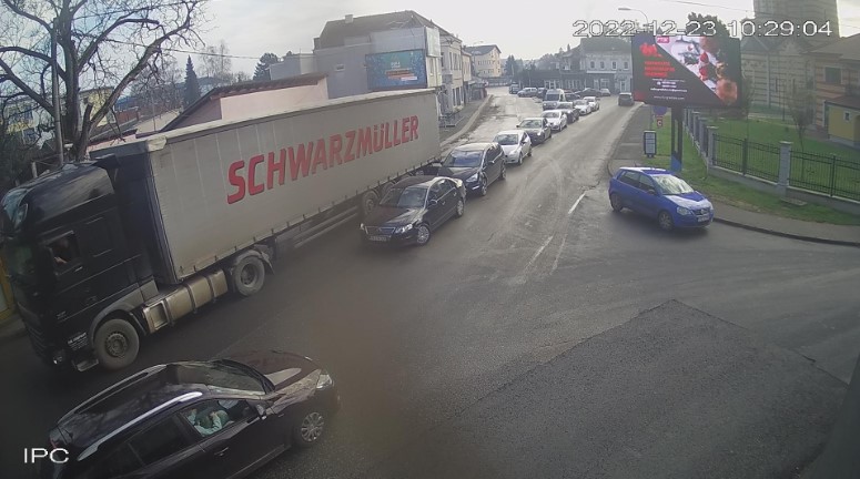 VOZAČI, BUDITE STRPLJIVI! Gužva na graničnim prelazima u Velikoj Kladuši, Gradišci, Brodu i Donjoj Gradini