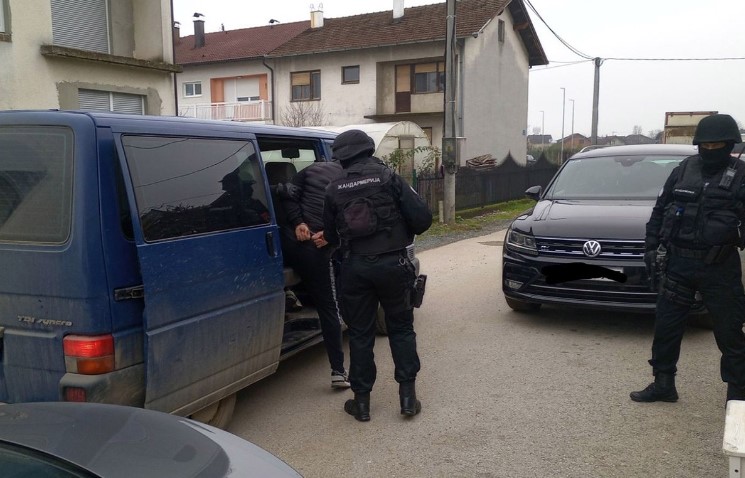 RASTURALI DROGU PO ISTOČNOM SARAJEVU, PA DOLIJALI Predložen pritvor za trojac uhapšen u akciji "Met"