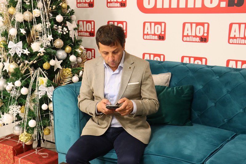 VUKANOVIĆ ZA GODINU DANA DOBIO SAMO 10 KM Objavljeni finansijski izvještaji političkih partija