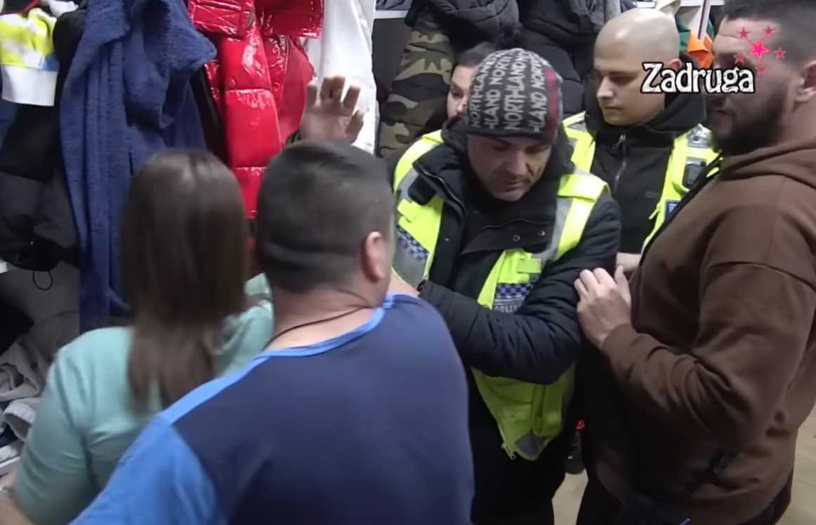 "DRŽI JE ZOLA, SVE MI JE TAMO!" Miljana Kulić napala Anitu, cijepa joj uspomene, obezbjeđenje odmah uletjelo (VIDEO)