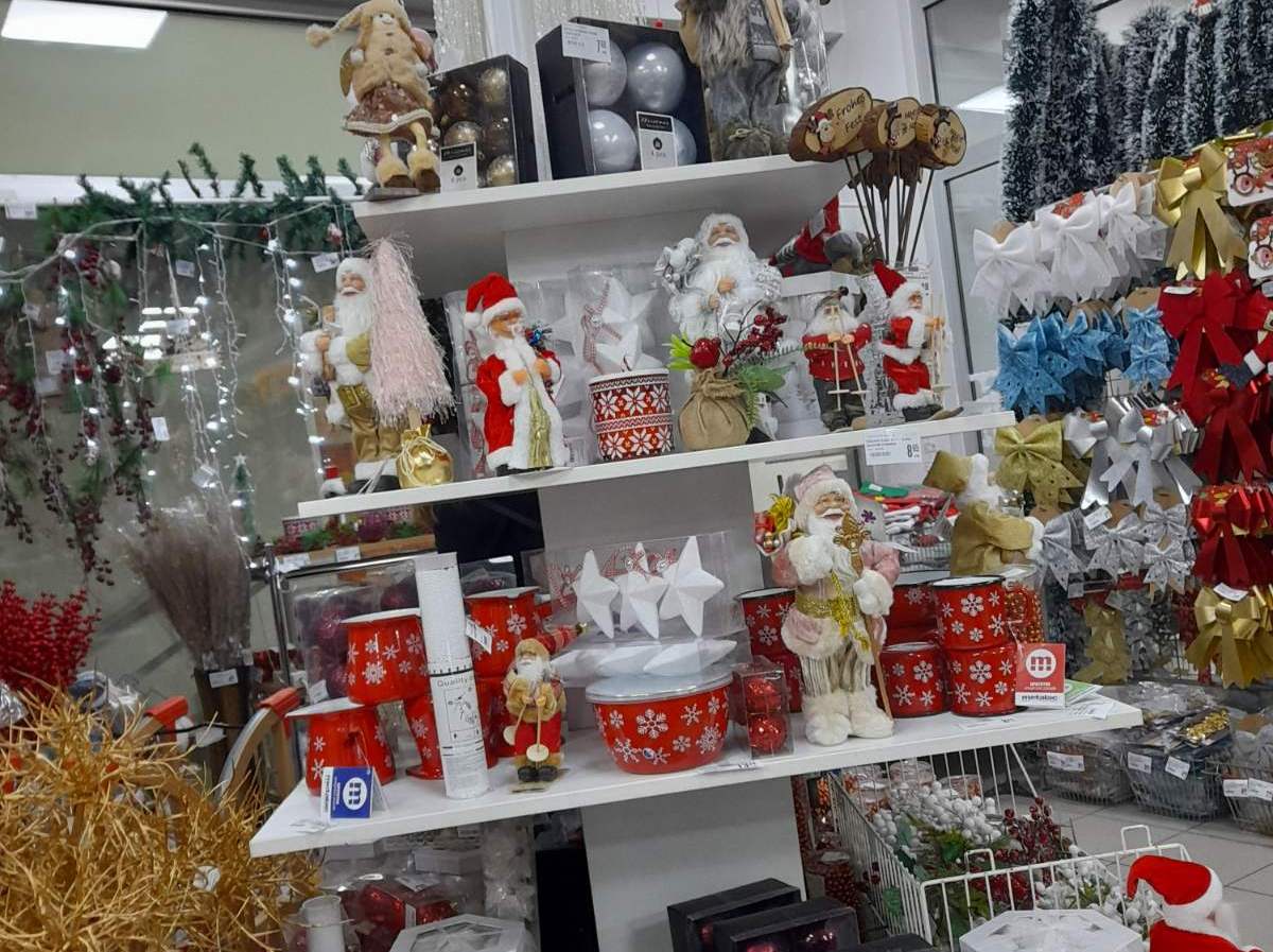 DA VAŠI SNOVI POSTANU STVARNOST Trgovačka radnja "Slavija" nudi nevjerovatan asortiman novogodišnjih i božićnih ukrasa (FOTO)