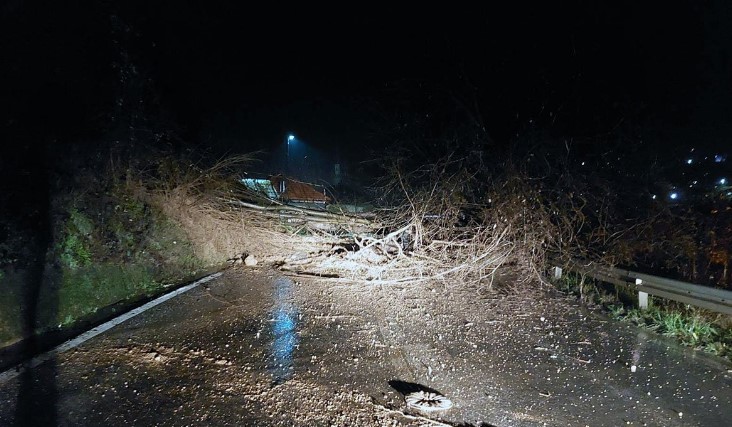 OBUSTAVLJEN SAOBRAĆAJ Odron na putu Novi Grad - Prijedor