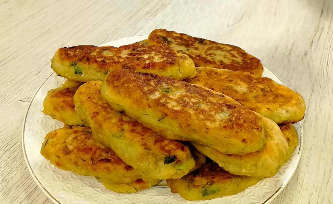 RUSKI SPECIJALITET Sočne piroške sa mljevenim mesom i krompirom (RECEPT+VIDEO)