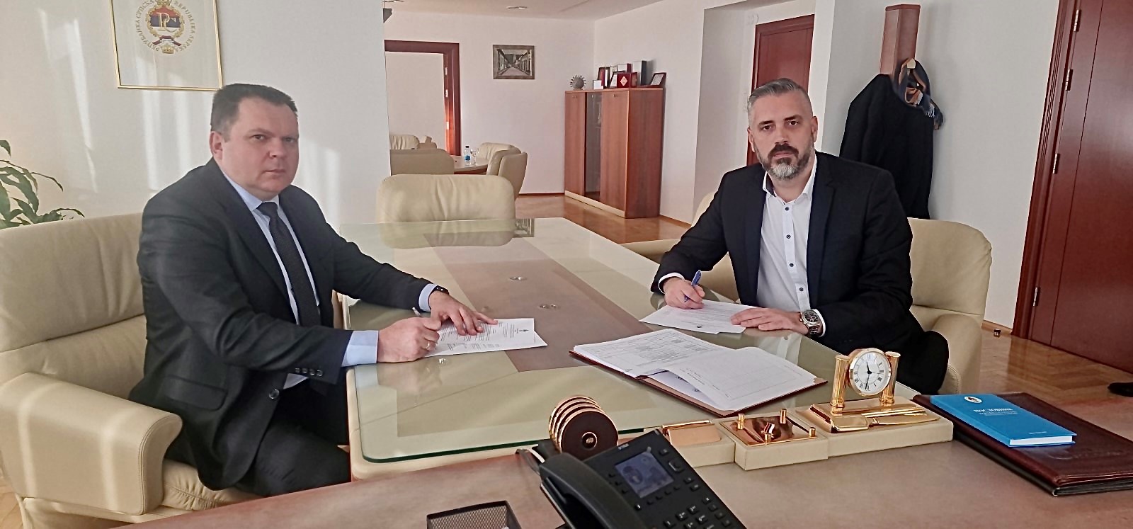 BUDIMIR PREUZEO DUŽNOST Obavljena primopredaja u Ministarstvu za naučnotehnološki razvoj, visoko obrazovanje i informaciono društvo Srpske