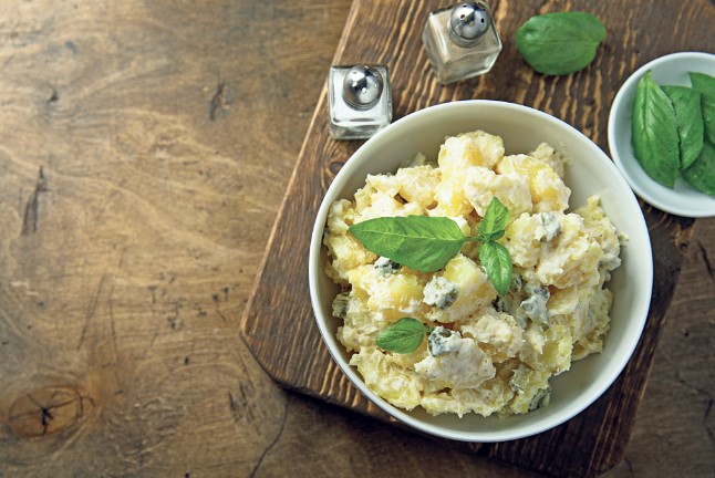 IDEALAN PRILOG UZ PEČENJE Salata sa prazilukom i krompirom