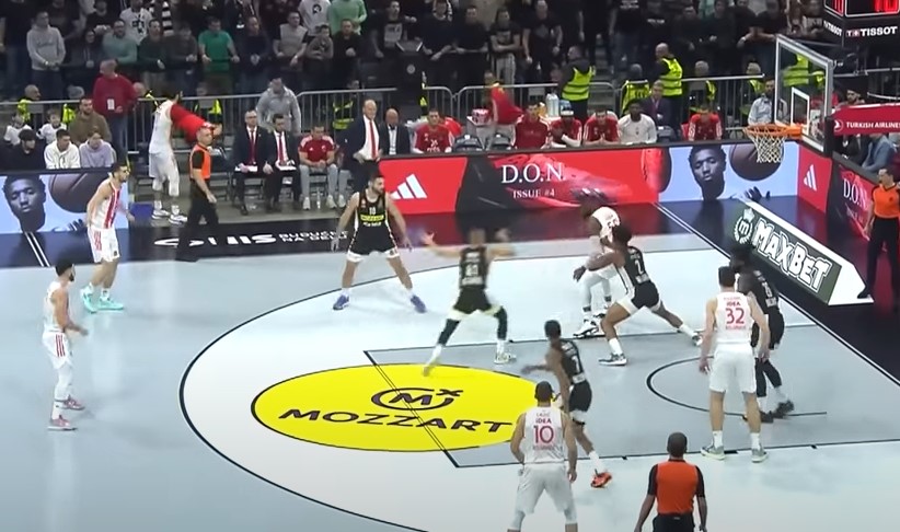 NEDOVIĆ RIJEŠIO ISTORIJSKI DERBI Zvezda trojkom presudila Partizanu (VIDEO)