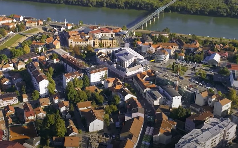 Dan žalosti u Brčko distriktu na dan sahrane ubijenih u Gradačcu
